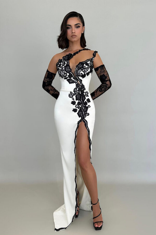 39c65ffbe40be1f1a0d65c9becccb6933712cba98d2499a6ca8420a53da3f852-2 Cassandra Lace Dress In White