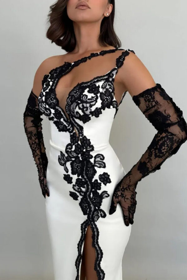 7f9cf76f26ced177644c9c0daa0c59d48d87eb0a6545fe767b5da6b0f619e0c5 Cassandra Lace Dress In White