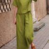 d33606d0fea7a6f2a5efcf51d452165b00b3186ab062ee51da1c4f0fd2568dab Loose Solid Color Shirt and Trousers Two-piece Set