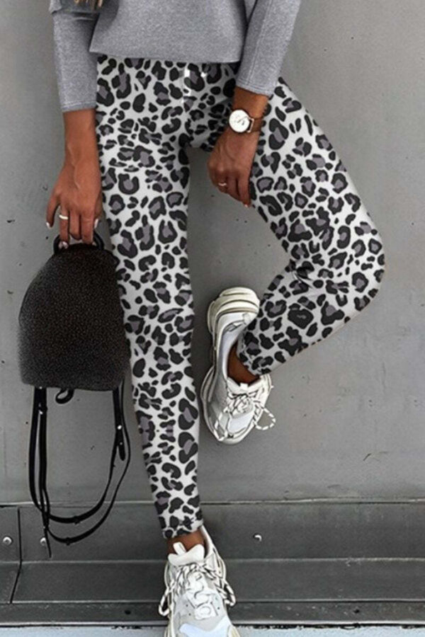 e0471d85c70ee18d9a5912d3a9809979205897a8d84a45dad3e5a88e641f2056 Casual Leopard print Long Sleeve Tops and Trousers Suit